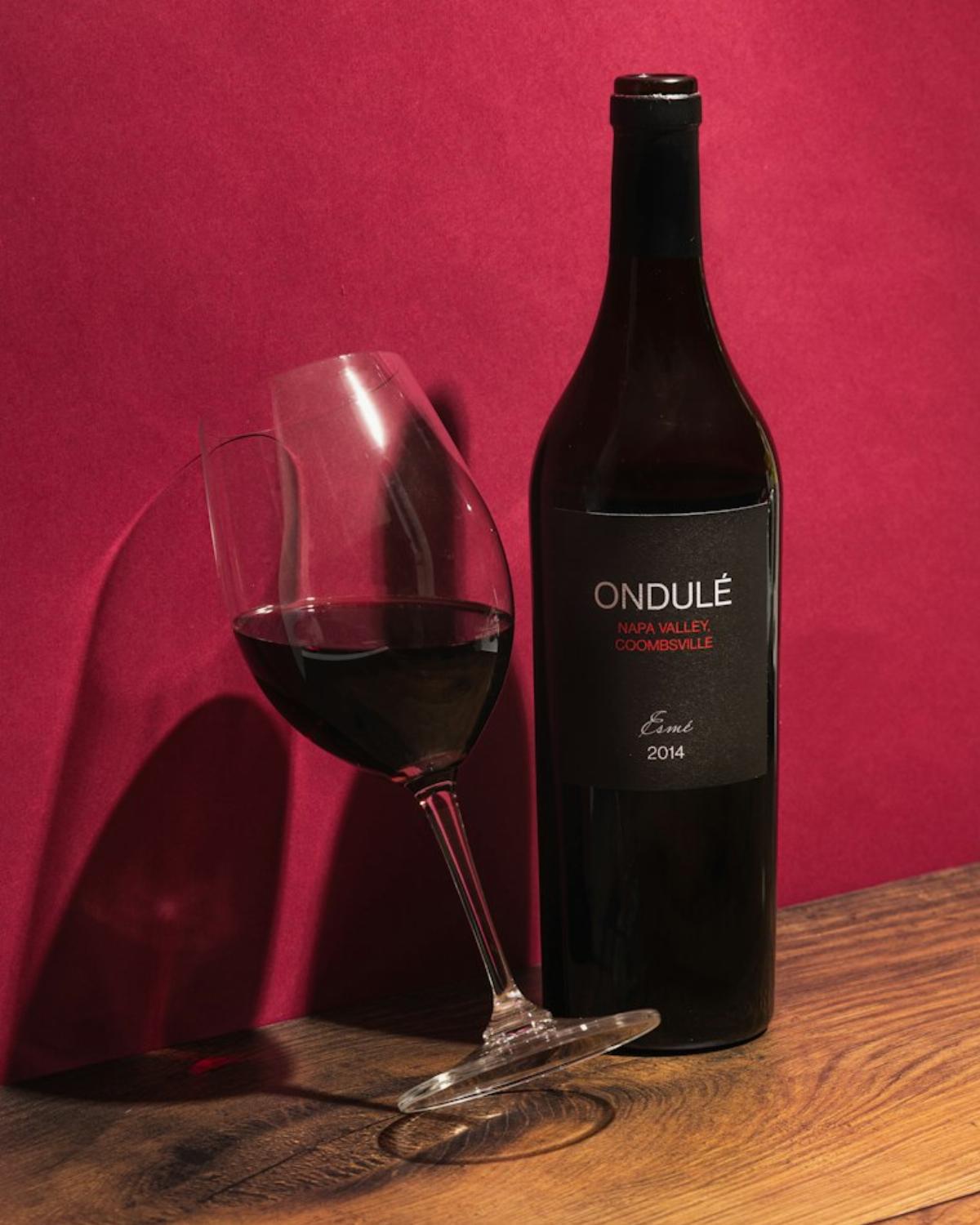 L'étiquette d'une bouteille de vin contient des informations précieuses pour savoir si le vin est de qualité ou non
